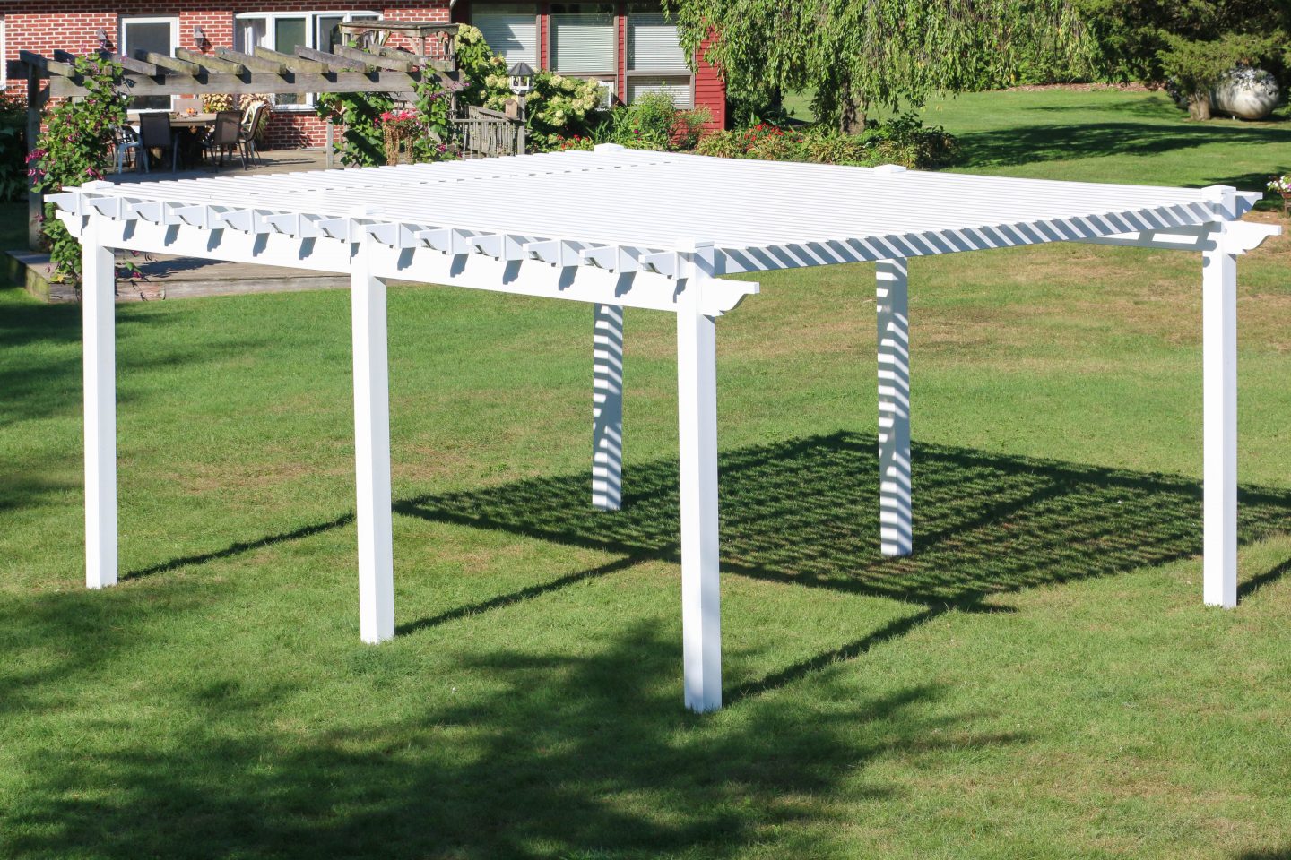 FreeStanding Garden Spot Medium Garbrella Pergolas