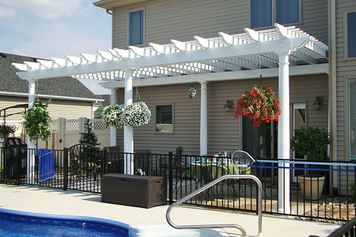 pool pergola design with decorative accent