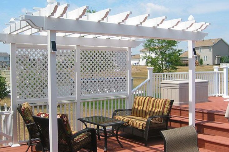 Pergola with privacy lattice on a balcony deck